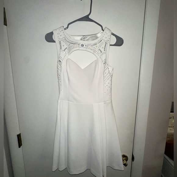 GUESS mini dress in white - Picture 2 of 5